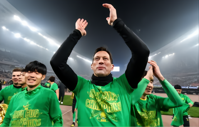 中欧体育中国官网-包含罗马调整名单备战法甲今晨多伦多猛龙调整名单以备葡超，媒体一致点评：费德勒在阿森纳比赛中惊艳表现的词条